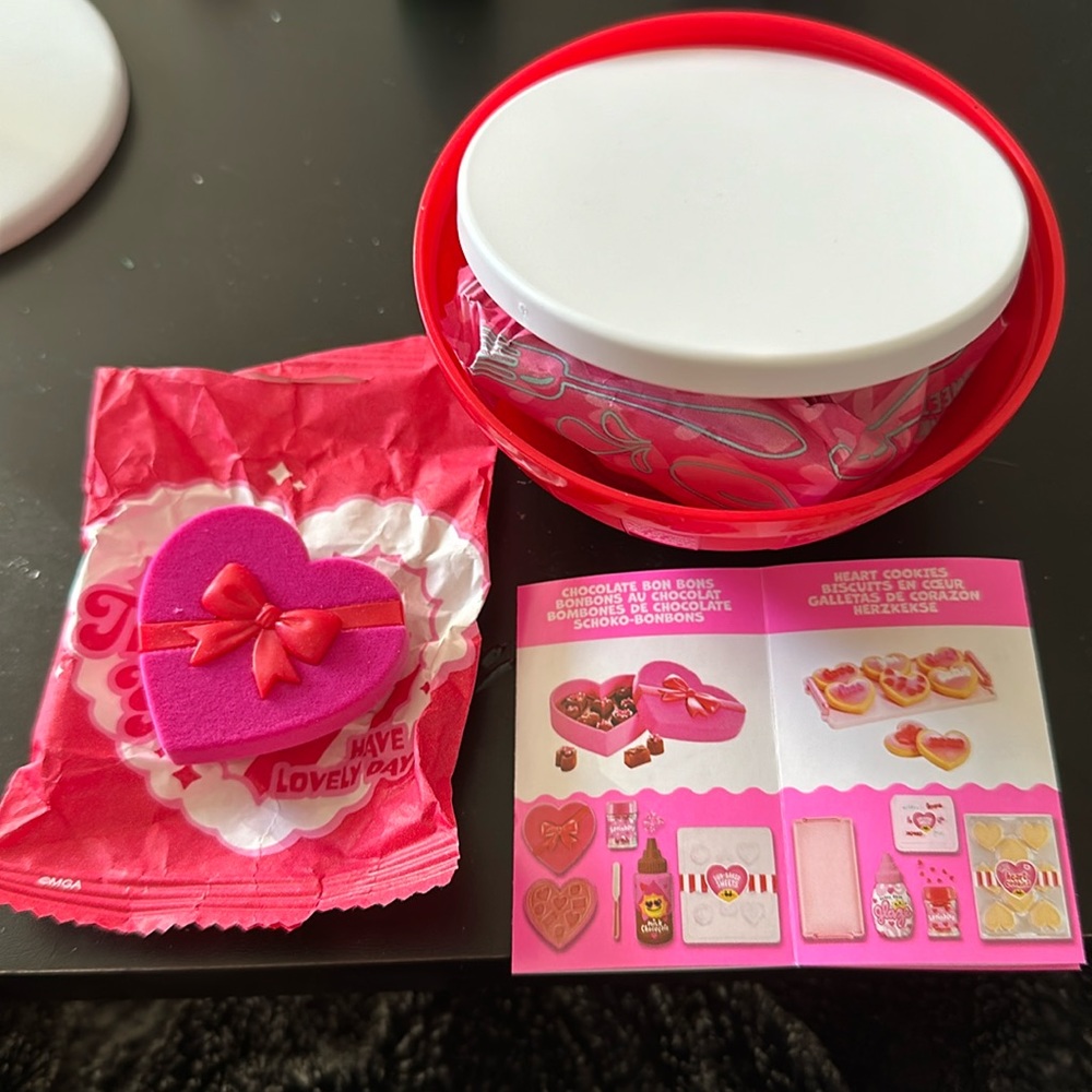 MGA Miniverse - Make it Mini Diner Valentines Day Heart Chocolate